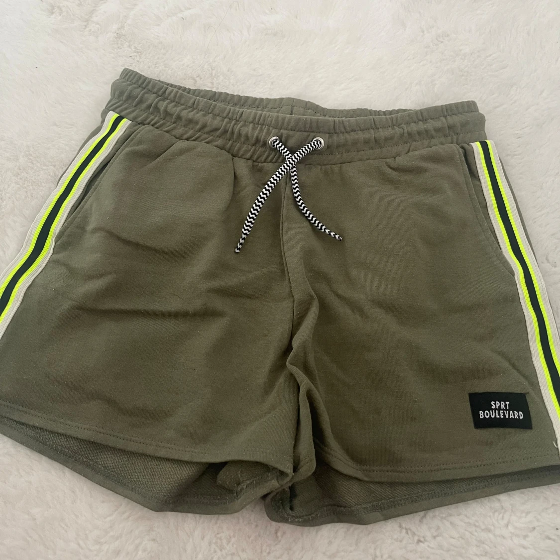 Shorts, basic tshirt