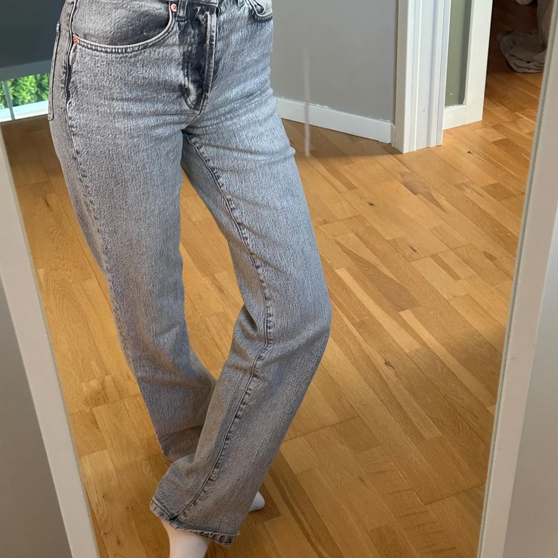 Grå jeans med rak passform - 92