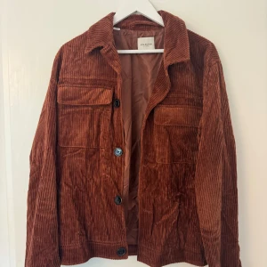 Snygg jacka från selected/home - En bra höstjacka! 