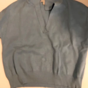 Blå lång armad tröja  - Använd men är som ny XS men passar också S