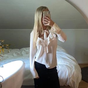 Fin blus - Jätte söt blus. Storlek S (36) Lite stor på mig som har XS i vanliga fall. 