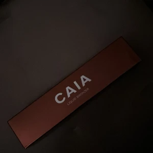 caia  - säljer oöppnad liquid bronzer från caia i färgen maui. 250kr
