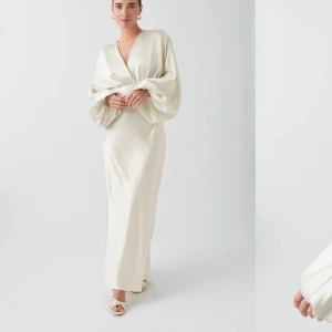 SÖKER satin dress - Söker satin maxi dress ginatricot i färgen vit