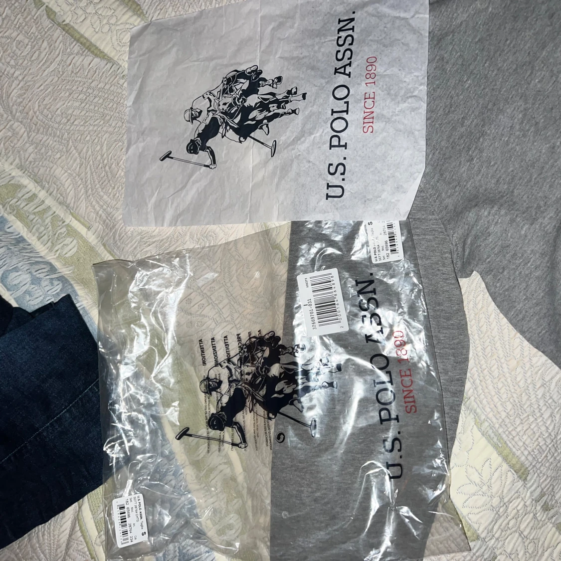 Grå hoodie från U.S. Polo Assn. - 4