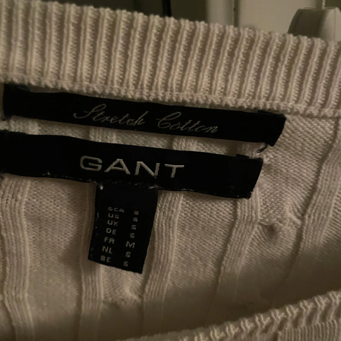 Vit kabelstickad tröja från GANT - 90