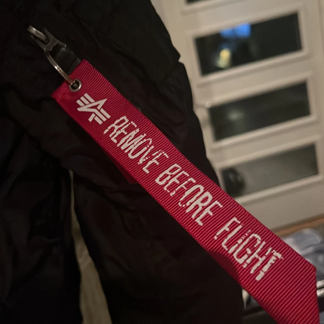 Svart bomberjacka från Alpha Industries - 1