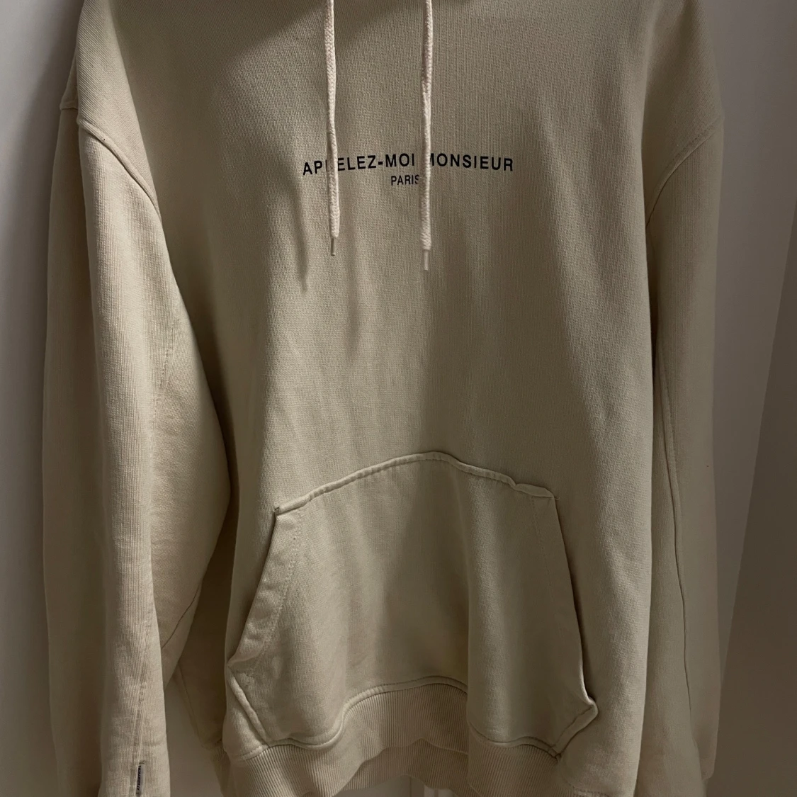 Beige hoodie från Studio Total