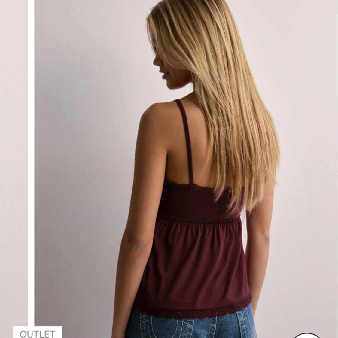 Vinröd linnetopp med spetsdetaljer - 90