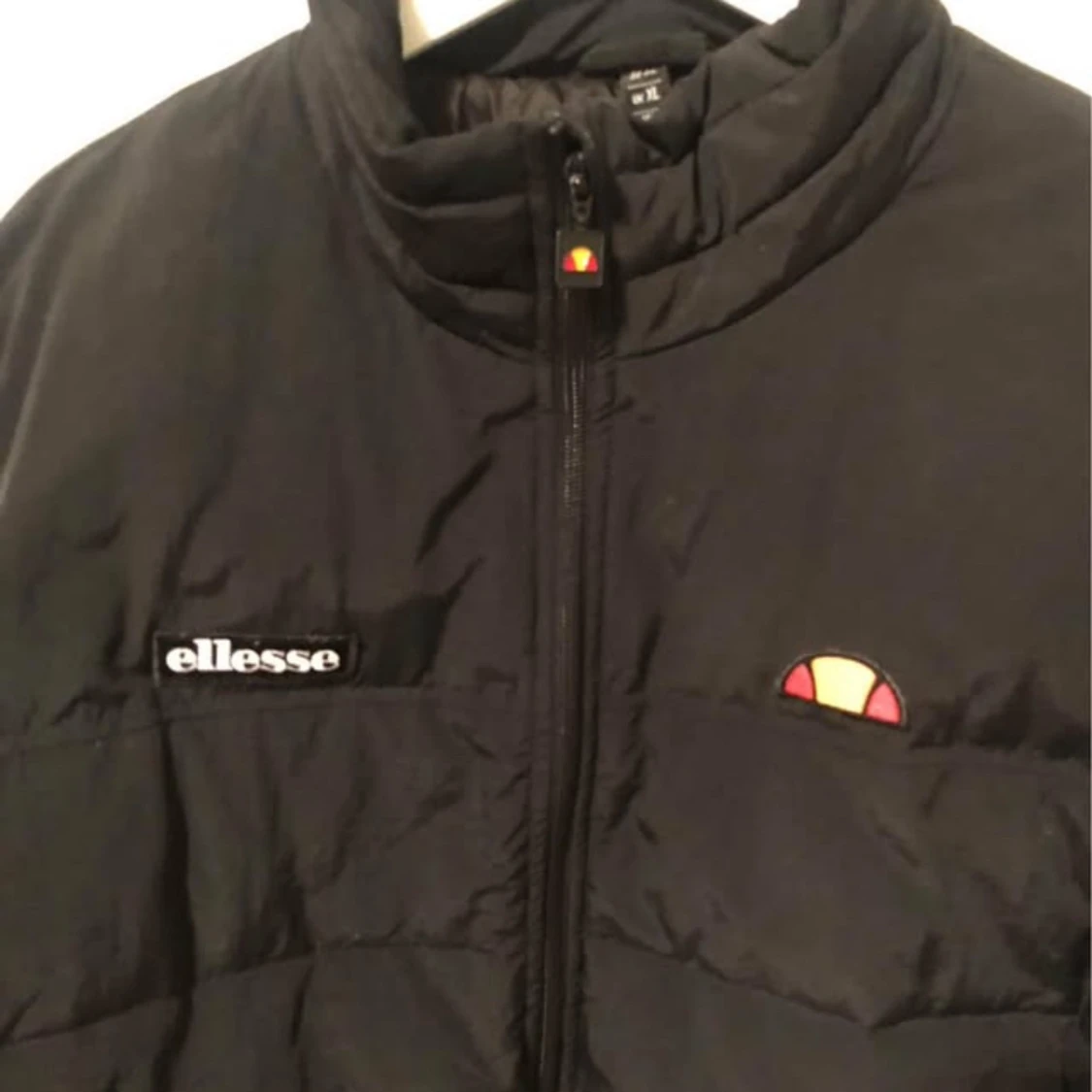 Svart pufferjacka från Ellesse - 91