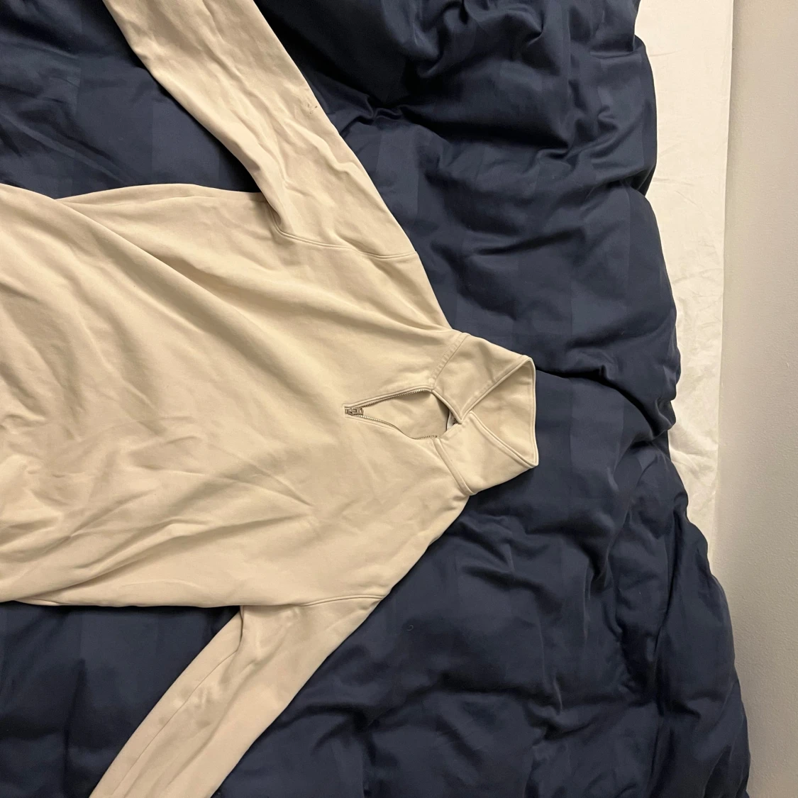 Beige tröja från These Glory Days