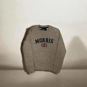 Morris tröja - Säljer denna riktigt feta Morris tröja i storlek XS. Tröjan är i  nyskick, hör av dig vid frågor eller funderingar!👋