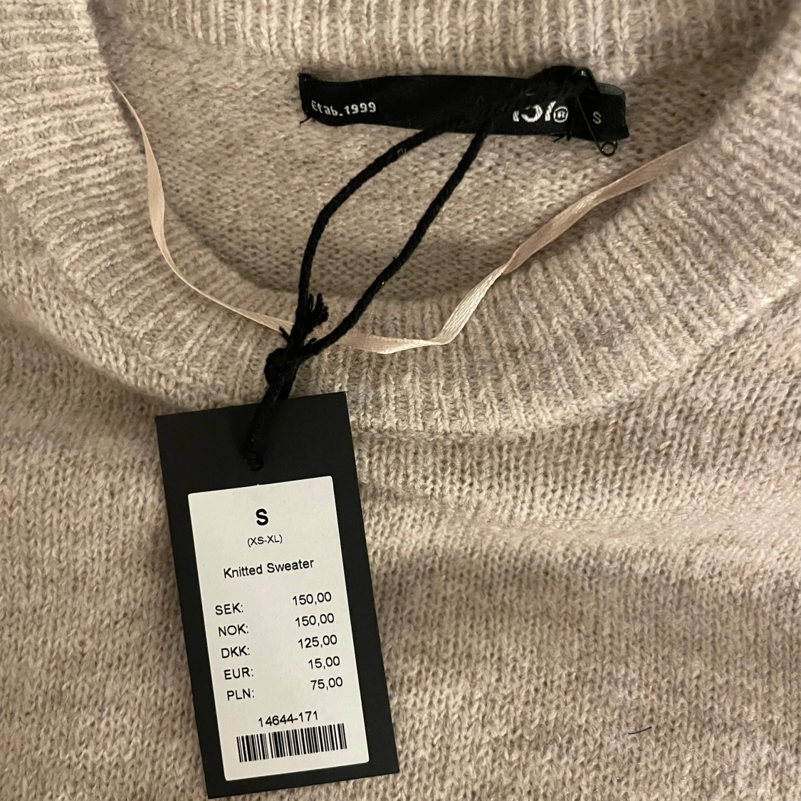 Helt ny stickad tröja - 90