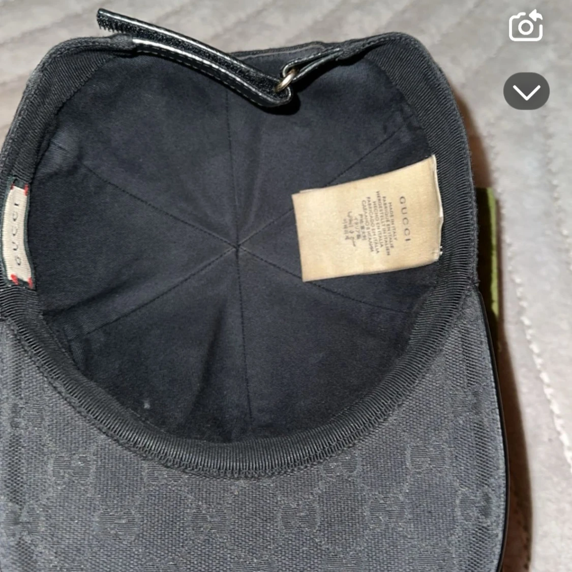 Svart keps från Gucci köpt för 4650 och nu har gått upp till 5650. - 2