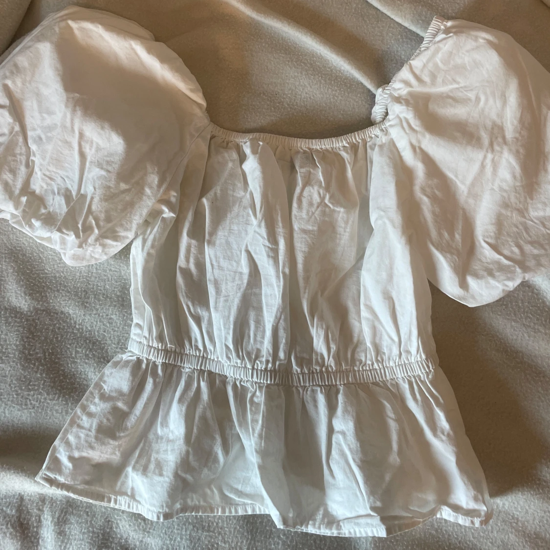 Vit blus från BikBok - 3