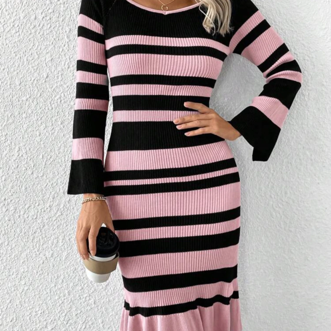 Randig stickad klänning - 2