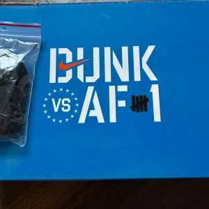 UNDEFEATED x Nike Dunk Low Dunk vs AF1 Black - Nike mocka skor som jag nästan aldrig använt 