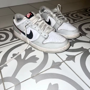 Nike dunks - Helt ok skick. Nypris cirka 2700. Hör av er vid frågor