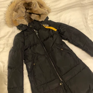 Parajumper - Parajumper i jättefint skick Inga defekter  Pris kan diskuteras