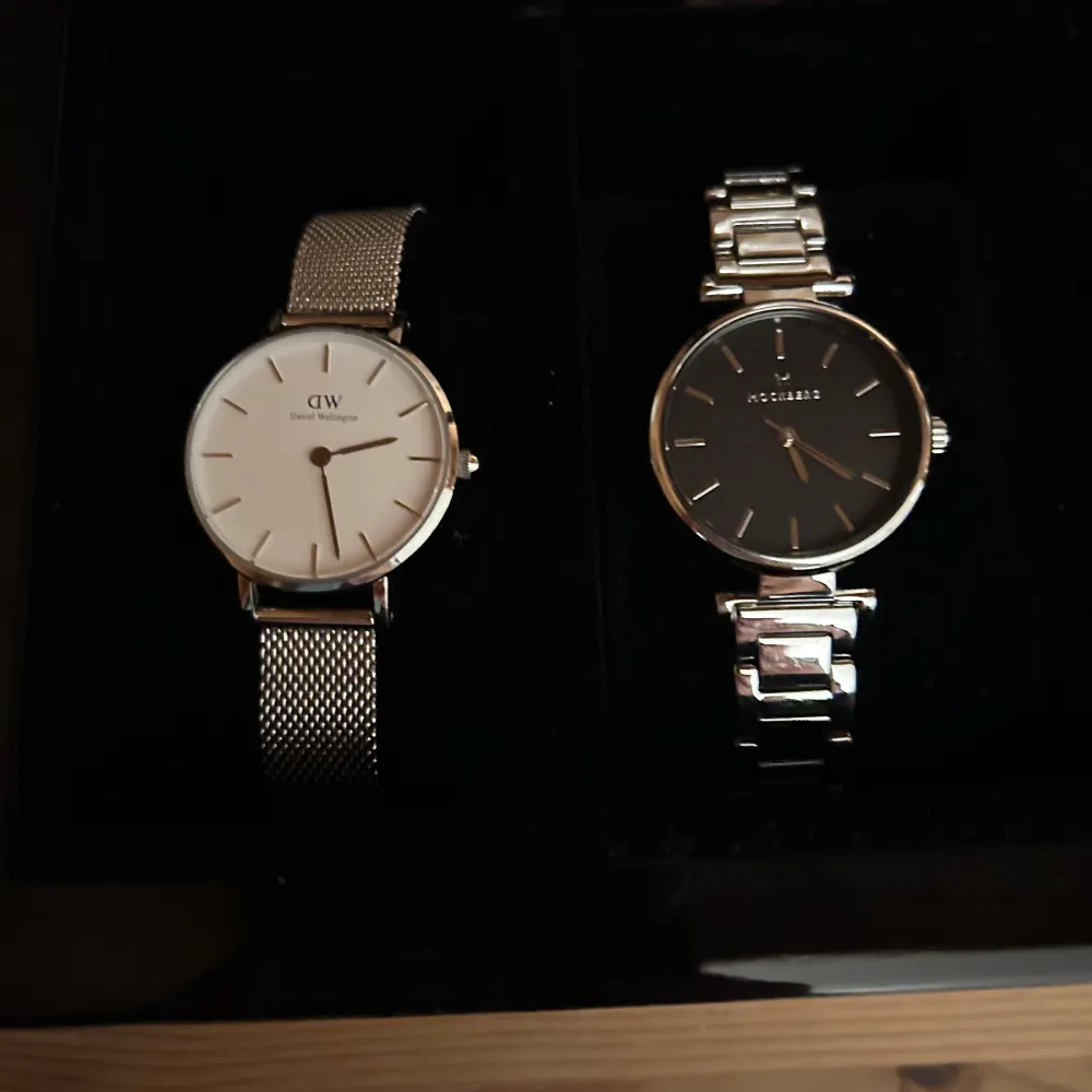 Daniel Wellington och Mockberg klocka. Dam. Kan säljas som styck för 350 eller ihop för 500. Accessoarer.