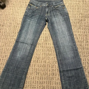 2000s jeans - lår: 24cm innerben:76cm