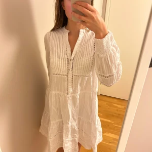 Klänning från Neo Noir  - Använd fåtal gånger!  Klänning från Neo Noir. 