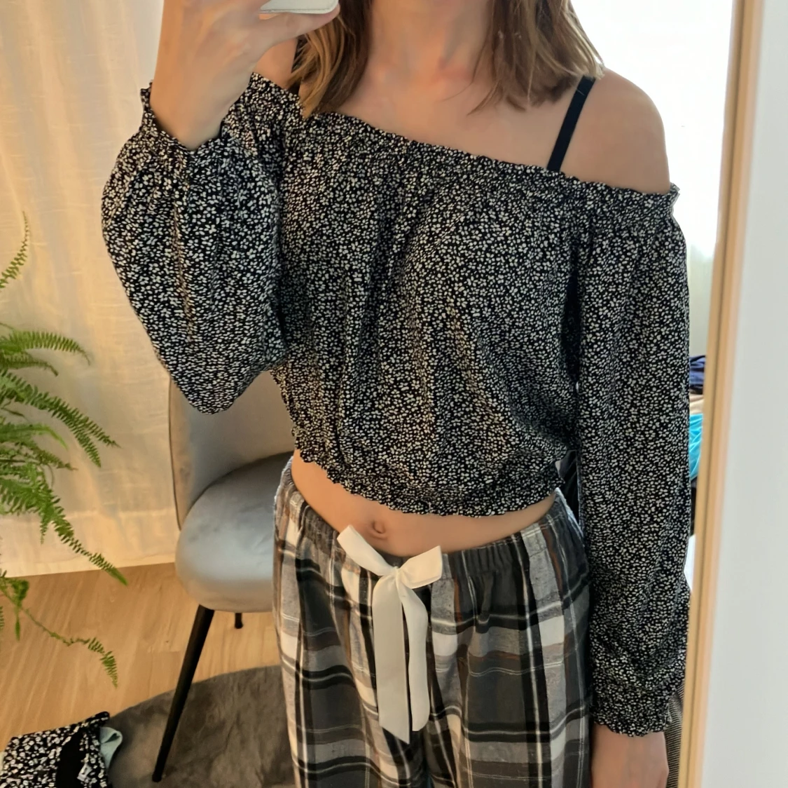 Off shoulder blus  - 92