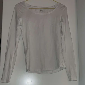 Långärmad tröja - Vit långärmad tröja från lager 157💕💖