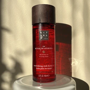 Rituals Rich Body Oil❤️‍🔥 - Säljer denna produkt från Rituals i doften Ayurveda. Det är en kroppsolja som endast är testad. Perfekt att återfukta med när vi går mot kallare tider❤️‍🔥