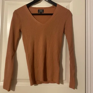 Fin ribbad tröja - Jättefin! Bra skick! Xxs men sitter som xs
