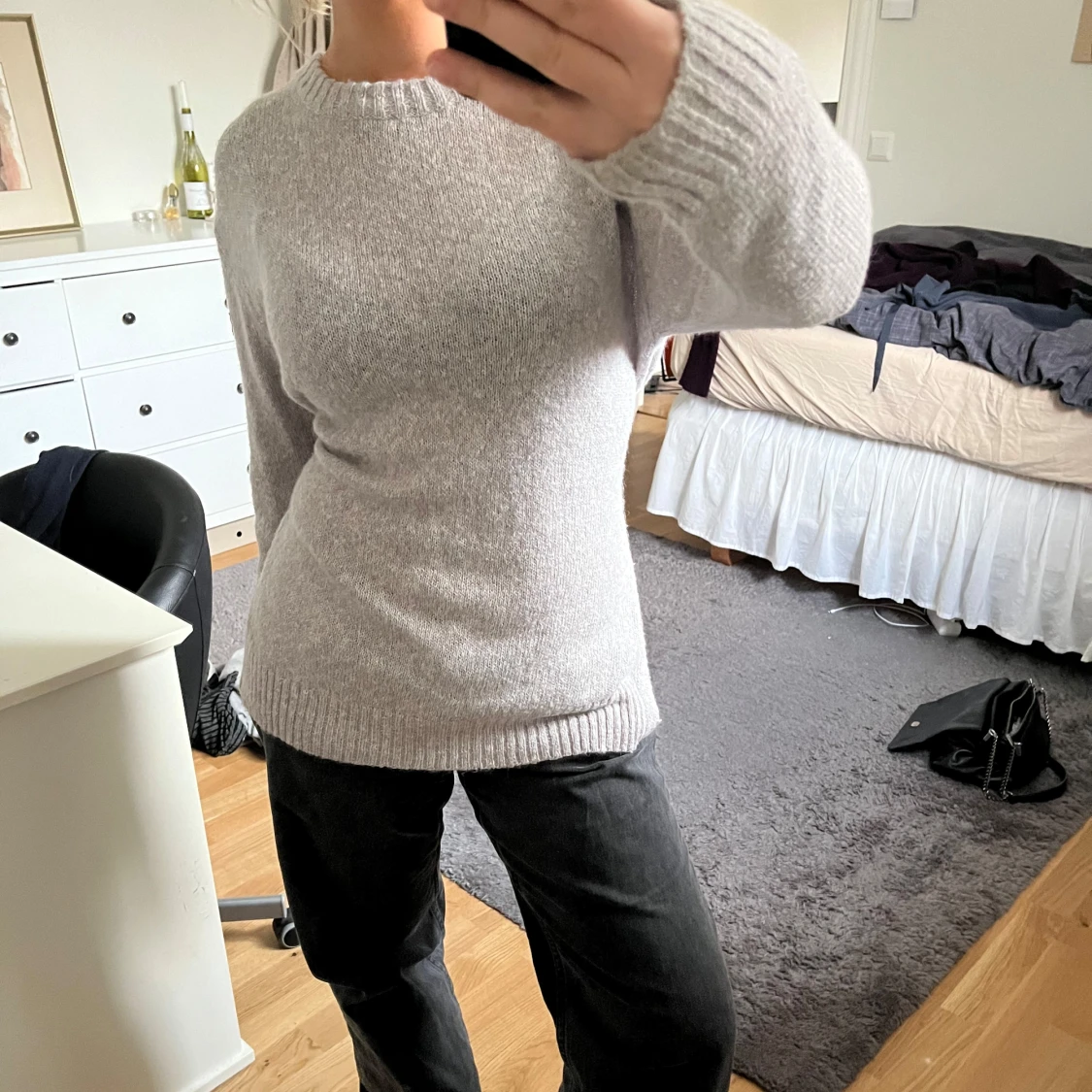 Grå stickad tröja med knytband