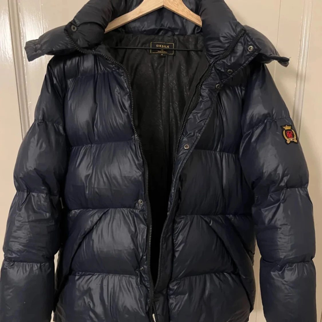 Mörkblå dunjacka från SikSilk