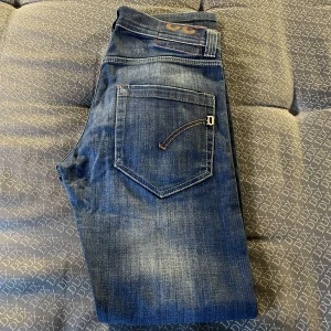 Dondup  jeans - Tja säljer dessa ass feta och stilrena Jeans med märket Dondup det är nästan helt nya 9/10 , hör av er om minsta funderingar 