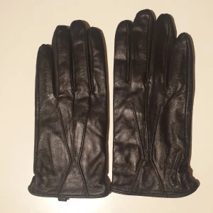 Nya läderhandskar  - Strl M/L 