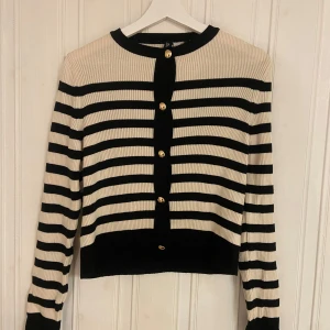 H&M sweater  - Brand new never worn 
