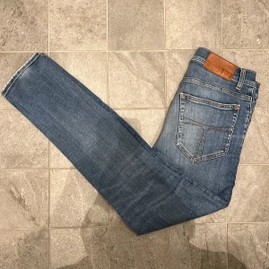 Tiger of Sweden Jeans - Säljer dessa Tiger of Sweden Jeans i storlek W30/L30| Skick: 9/10(Inga defekter eller tecken på användning)| Kontakta vid minsta fråga eller fundering.