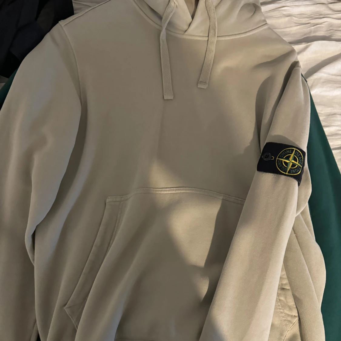 Beige hoodie från Stone Island