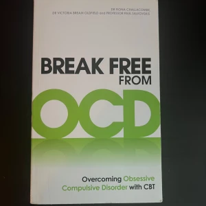 Break Free from OCD - Boken 'Break Free from OCD' är en praktisk guide för att övervinna tvångssyndrom med hjälp av KBT. Boken, som är skriven av Dr. Fiona Challacombe, Dr. Victoria Bream Oldfield samt av professor Paul Salkovskis, innehåller detaljerad information om olika typer av OCD, steg-för-steg-instruktioner och verkliga fallstudier. Perfekt för både drabbade och deras närstående som söker stöd och råd. Boken har endast blivit läst en gång och har inga anmärkningar.