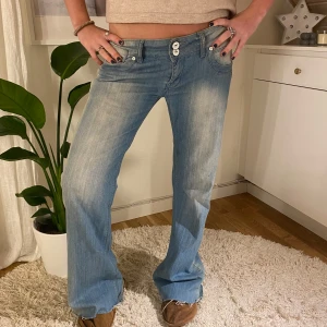 Jeans - Jättesnygga jeans köpta på Plick 