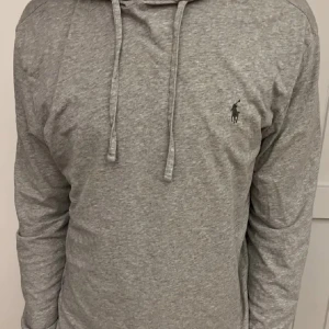 Ralhp lauren - Tja säljer en sjukt snygg ralhp lauren hoodie med oliv grön loga