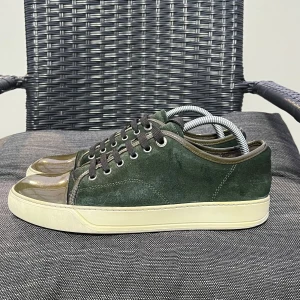 Lanvin skro - Unika lanvin skor. Skicket 8/10. Storlek uk 6 men passar 41. endast skorna ingår. Självklart äkta nypris 5500 skriv vid frågor.