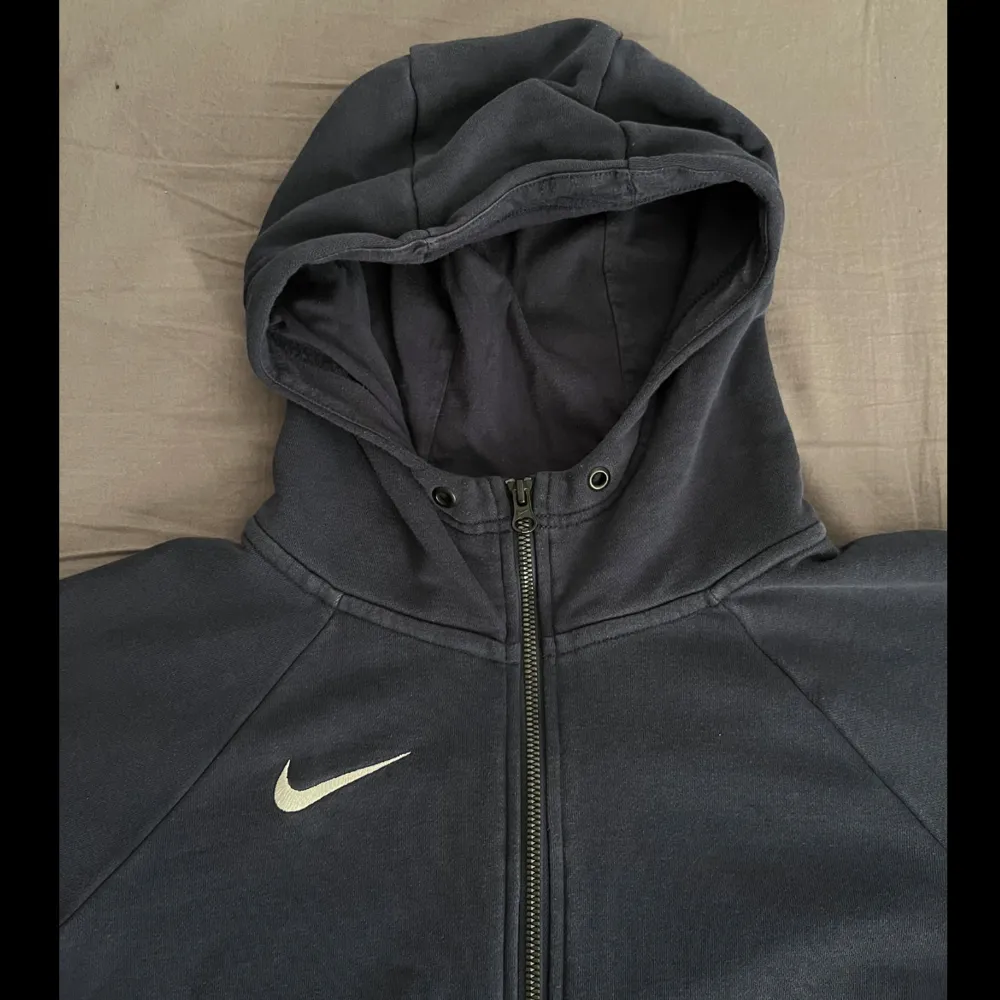 Nike hoodie marinblå, storlek XS.. Hoodies.