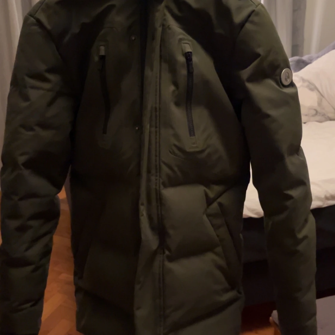 Grön pufferjacka med huva - 90