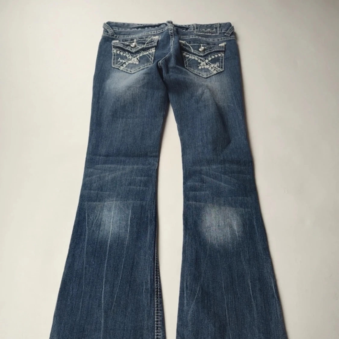 lågmidjade Flared jeans