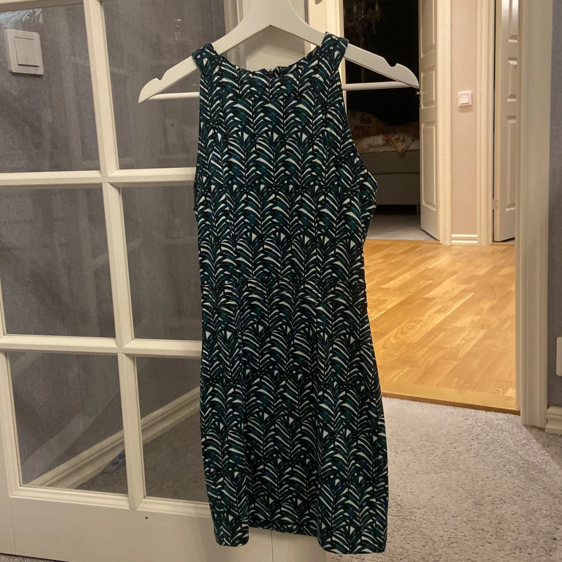 Mönstrad klänning från H&M