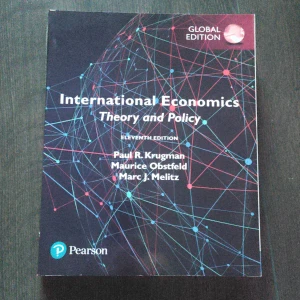 International Economics: Theory and Policy - Säljer boken 'International Economics: Theory and Policy', elfte upplagan, global edition, 2018. Författarna är Paul R. Krugman, Maurice Obstfeld och Marc J. Melitz. Boken är utgiven av Pearson och är perfekt för studier inom internationell ekonomi. Omslaget har ett futuristiskt nätverksmönster i olika färger.