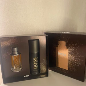 BOSS The Scent presentset - Säljer ett lyxigt presentset från BOSS med parfym och deodorant. 
