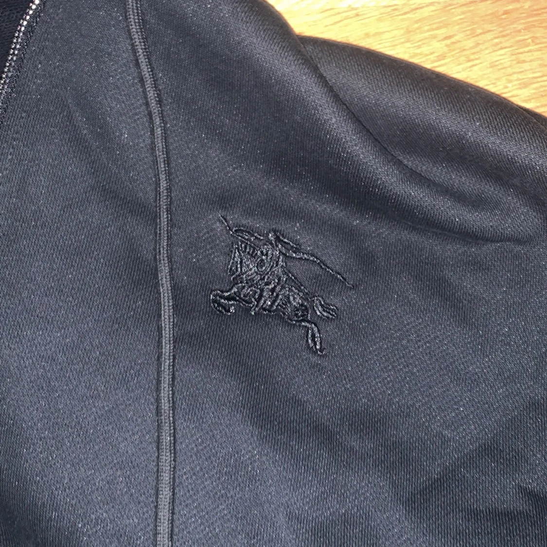 Svart burberry hoodie - 90