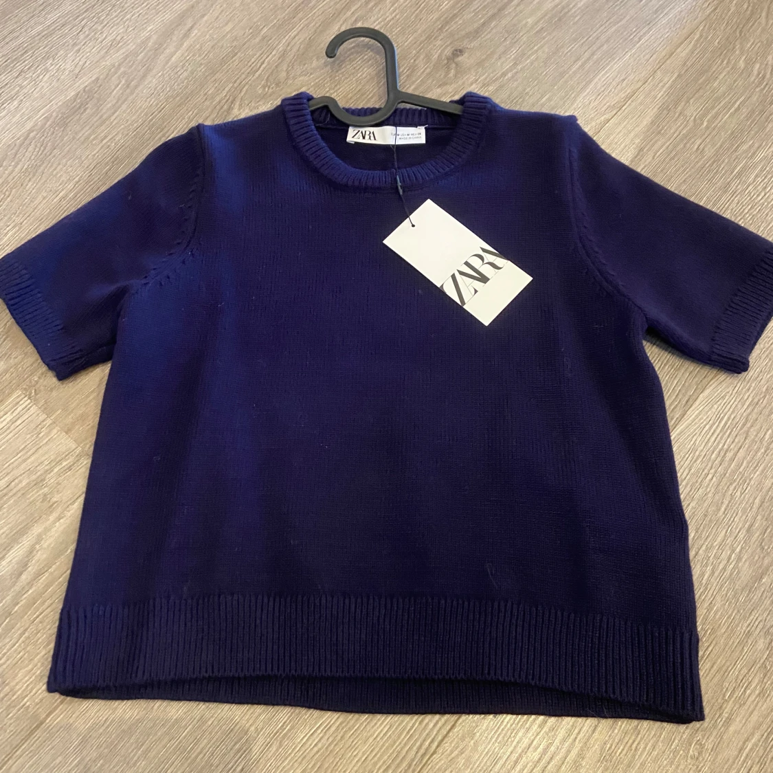 Mörkblå stickad tröja från Zara