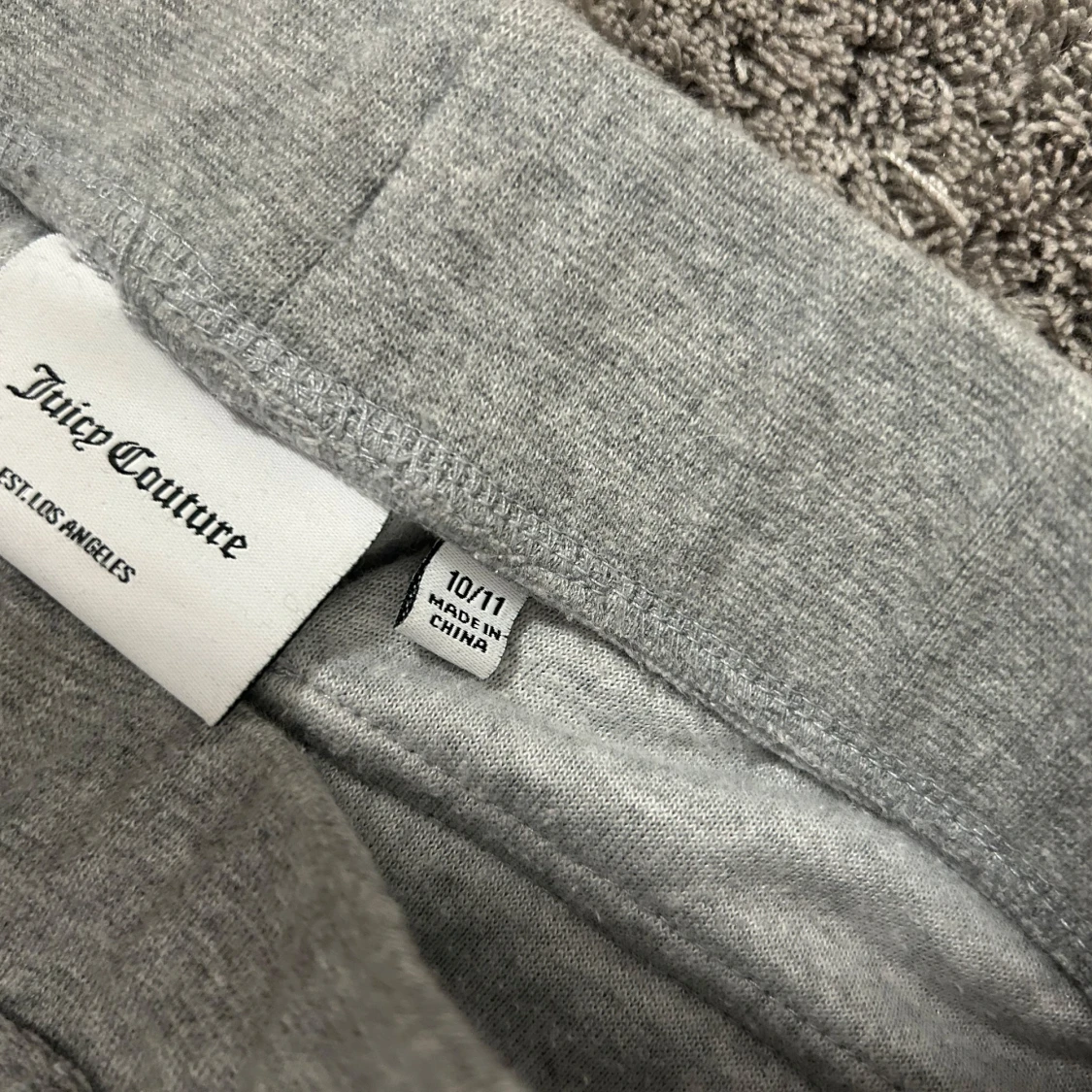 Grå juicy couture byxor🩶 - 4