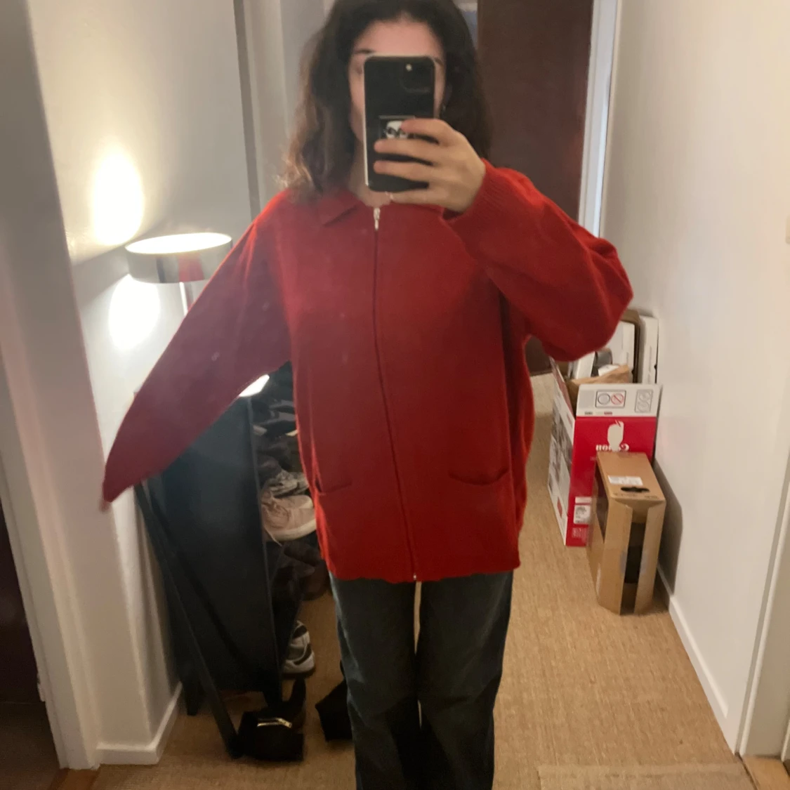 Röd kofta med dragkedja - 91